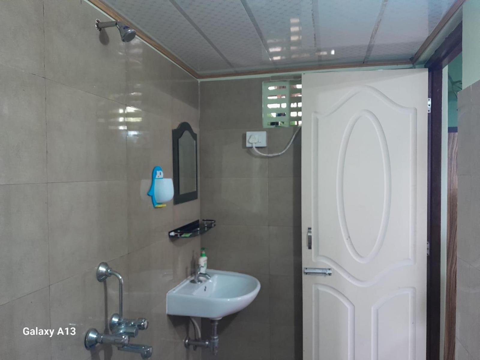 Seven Hills Homestay Калимпонг Екстериор снимка