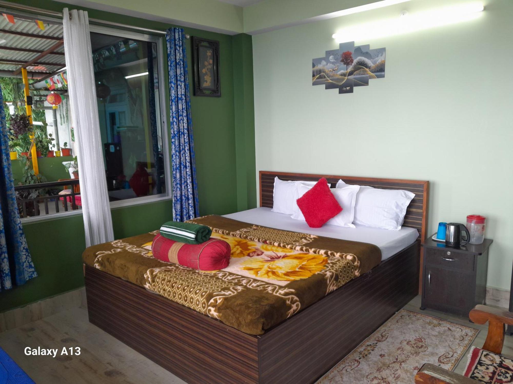Seven Hills Homestay Калимпонг Екстериор снимка