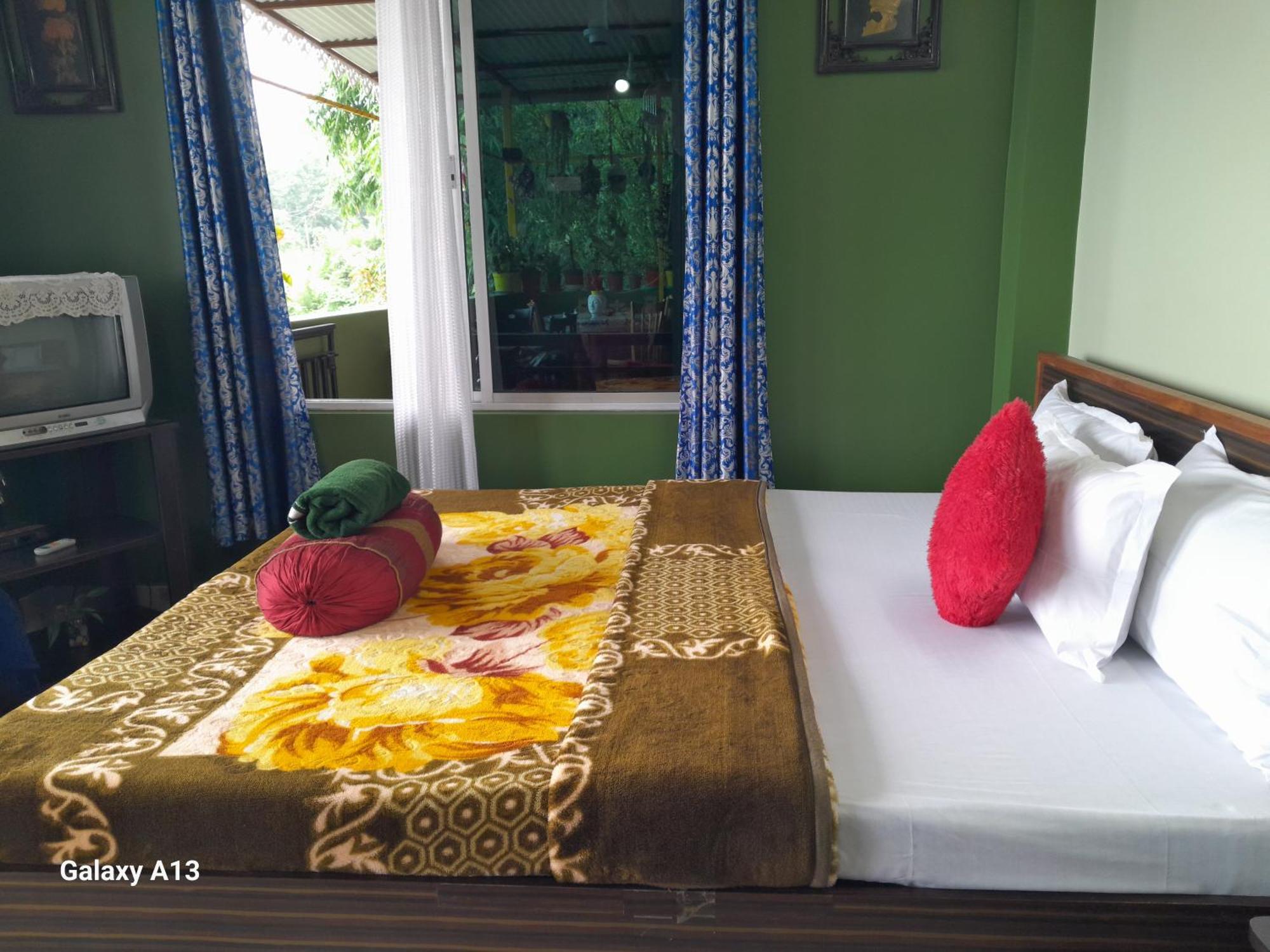 Seven Hills Homestay Калимпонг Екстериор снимка