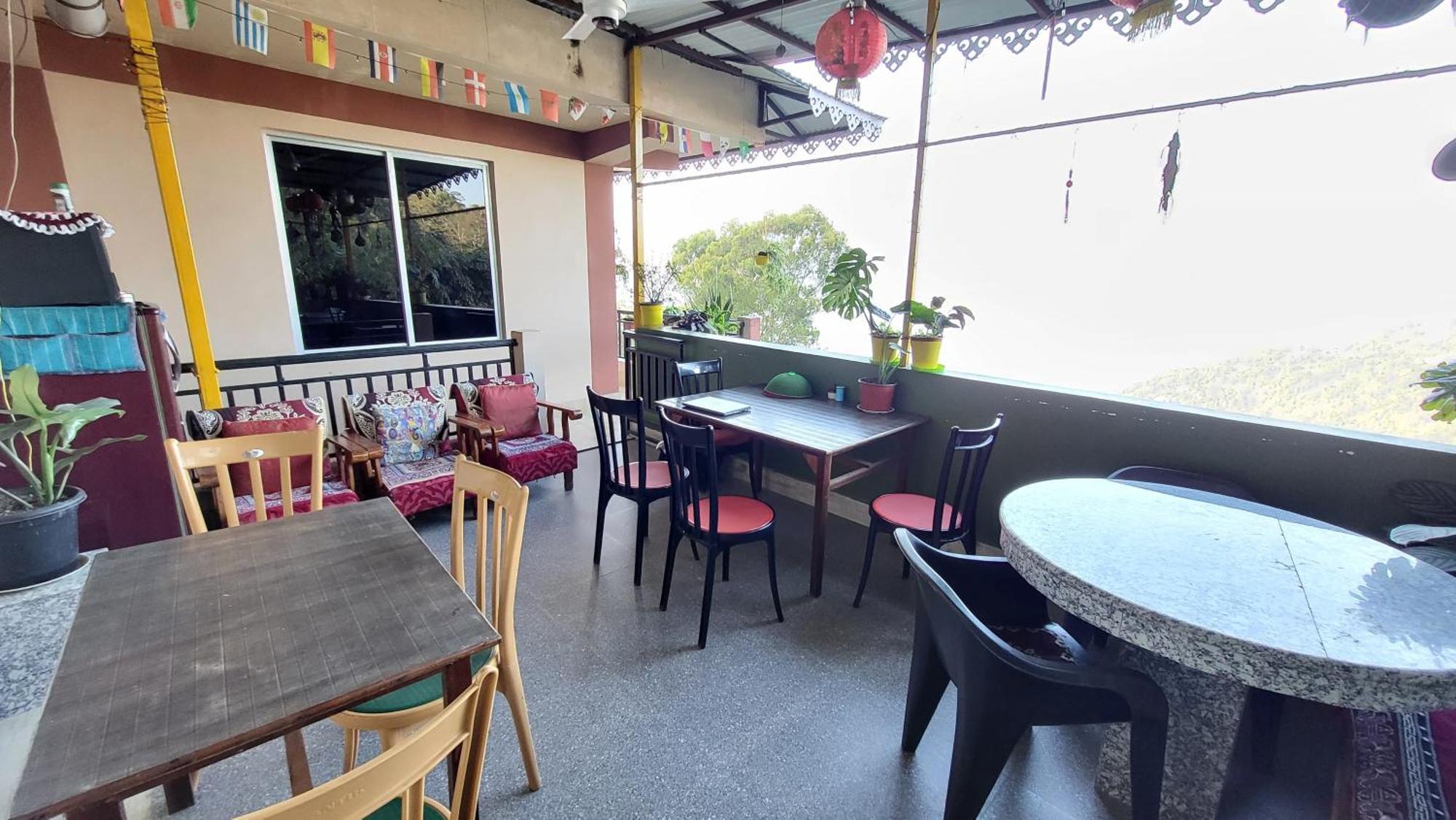 Seven Hills Homestay Калимпонг Екстериор снимка