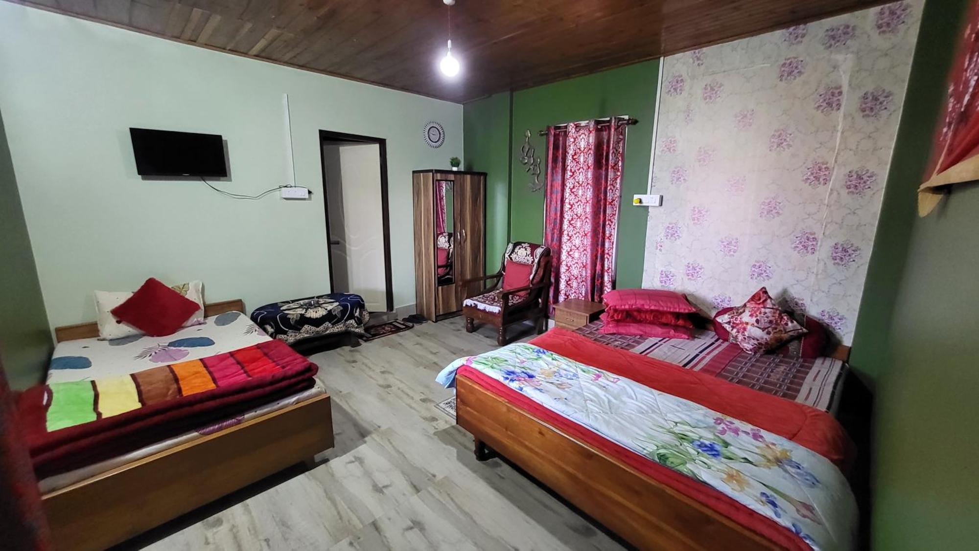 Seven Hills Homestay Калимпонг Екстериор снимка