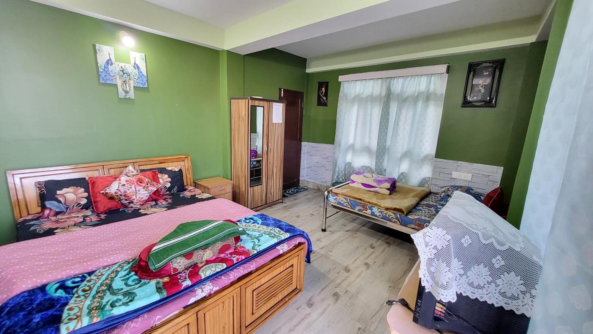 Seven Hills Homestay Калимпонг Екстериор снимка